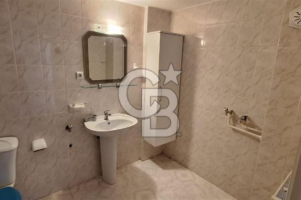 Narlıdere Ilıca Mahallesinde Geniş Tadilatlı Kiralık Daire