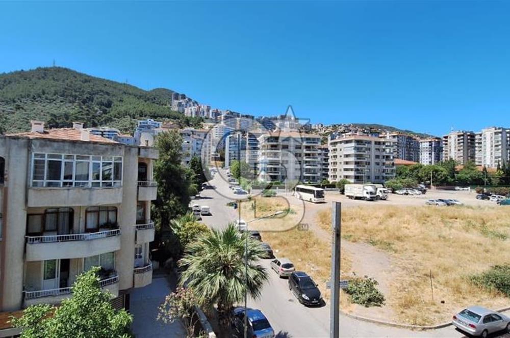 Narlıdere Ilıca Mahallesinde Geniş Tadilatlı Kiralık Daire