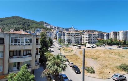 Narlıdere Ilıca Mahallesinde Geniş Tadilatlı Kiralık Daire