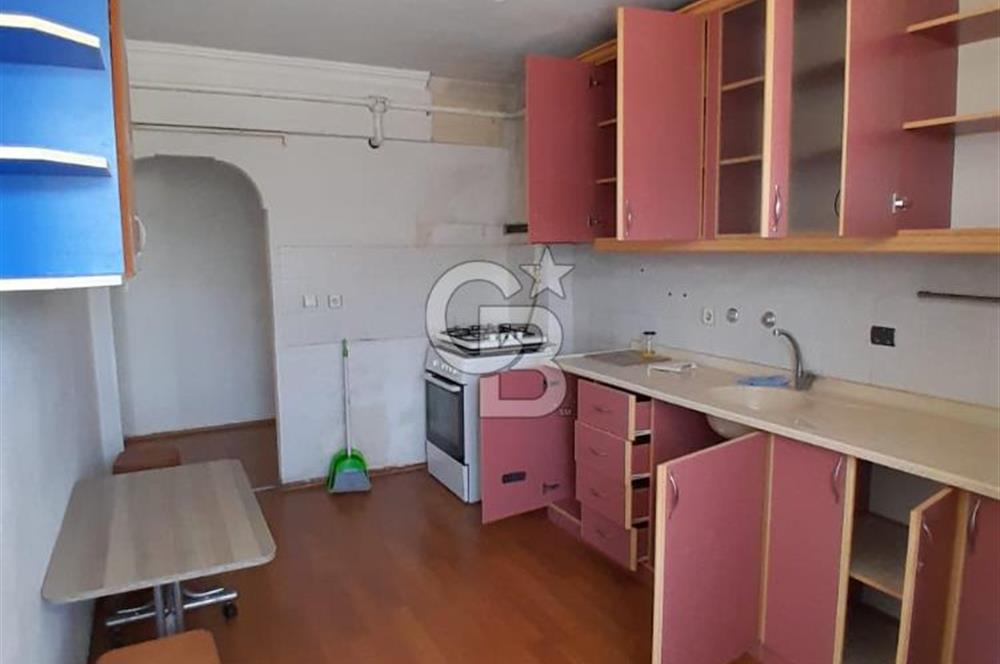 Lapseki Çardak'ta Cadde Üzeri Kısmi Eşyalı Geniş 2+1 Daire