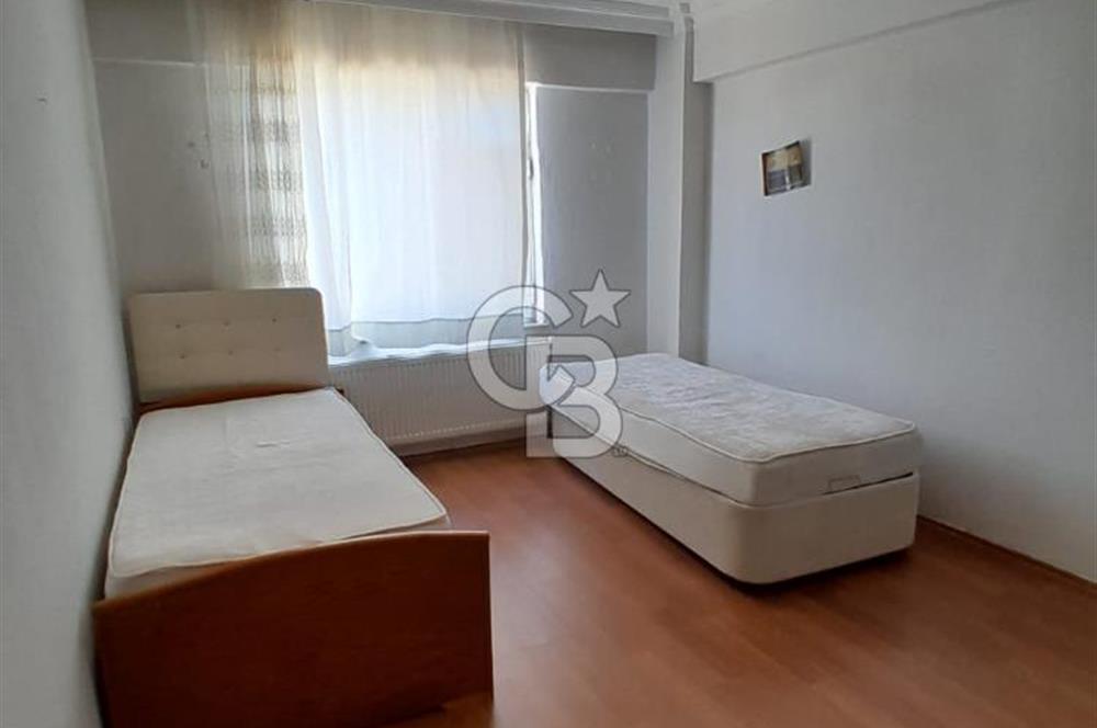 Lapseki Çardak'ta Cadde Üzeri Kısmi Eşyalı Geniş 2+1 Daire