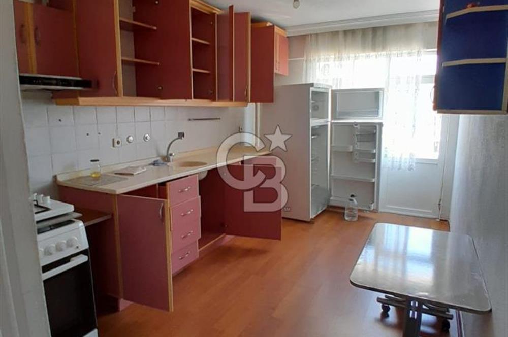 Lapseki Çardak'ta Cadde Üzeri Kısmi Eşyalı Geniş 2+1 Daire