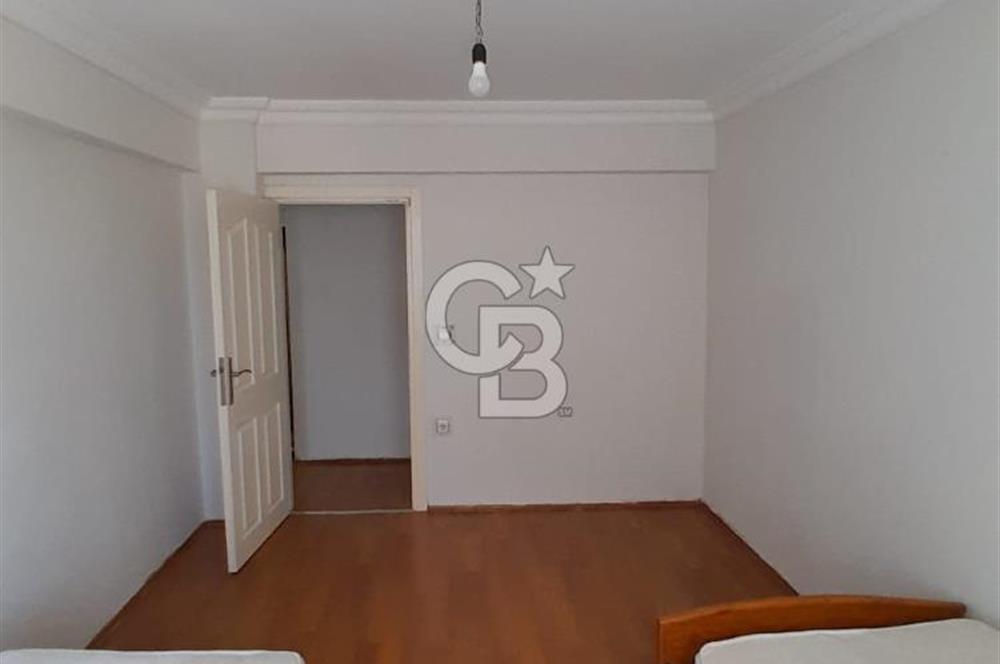 Lapseki Çardak'ta Cadde Üzeri Kısmi Eşyalı Geniş 2+1 Daire