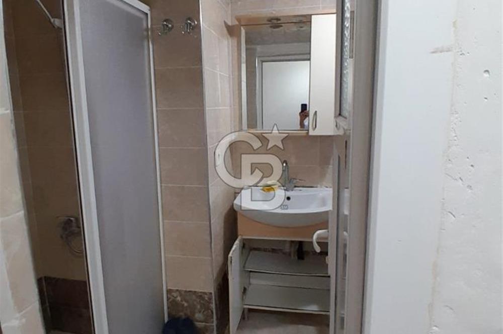 Lapseki Çardak'ta Cadde Üzeri Kısmi Eşyalı Geniş 2+1 Daire
