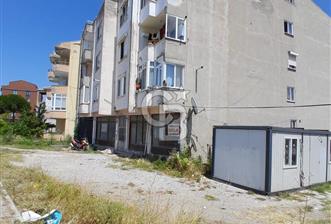 Lapseki Çardak'ta Cadde Üzeri Kısmi Eşyalı Geniş 2+1 Daire
