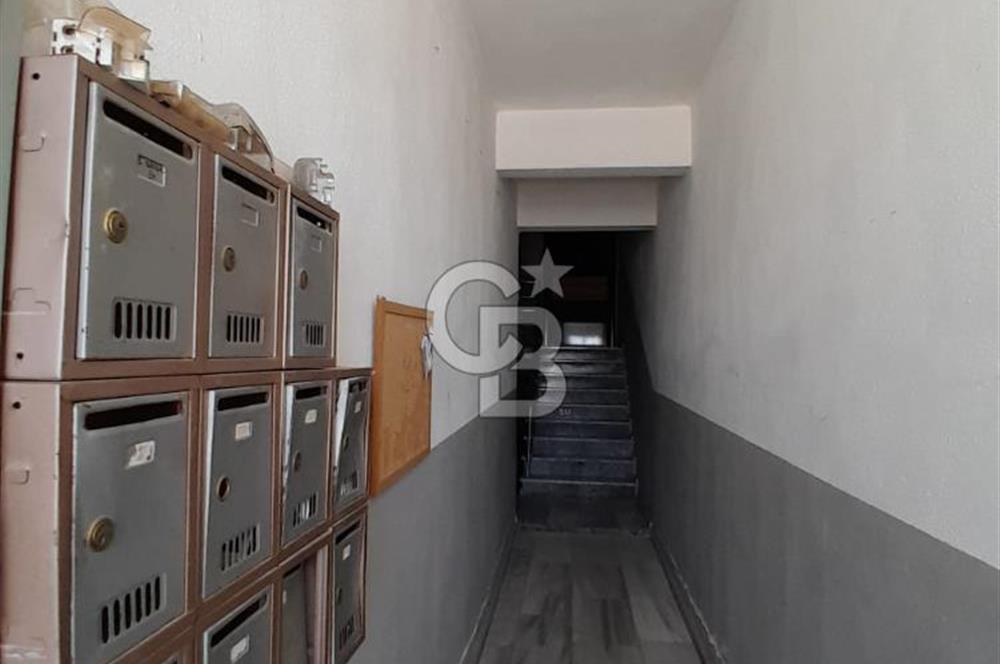 Lapseki Çardak'ta Cadde Üzeri Kısmi Eşyalı Geniş 2+1 Daire