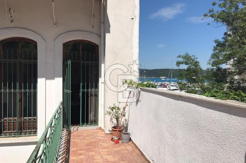 TARABYA'DA SATILIK MANZARALI DUBLEKS YOL YALI DAİRESİ