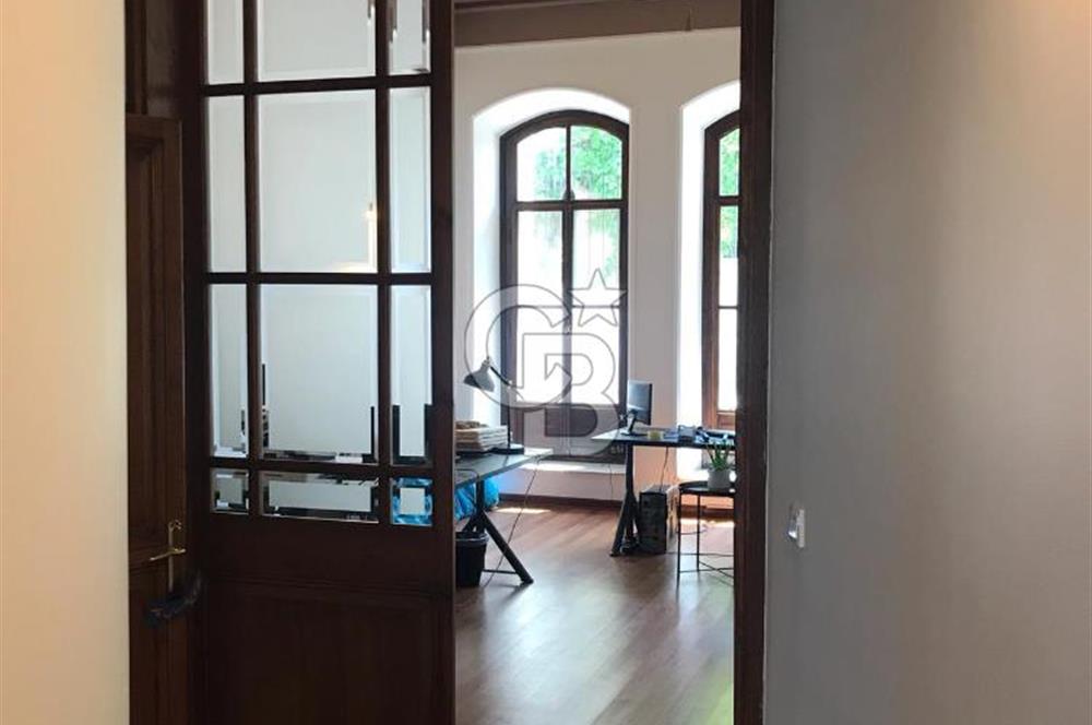 TARABYA'DA SATILIK MANZARALI DUBLEKS YOL YALI DAİRESİ