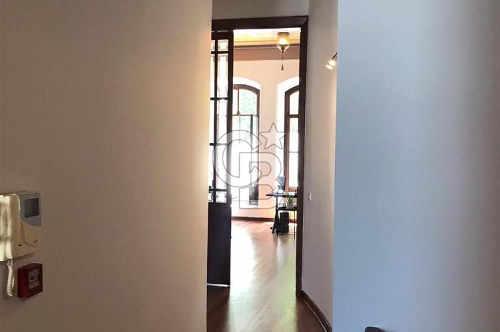 TARABYA'DA SATILIK MANZARALI DUBLEKS YOL YALI DAİRESİ