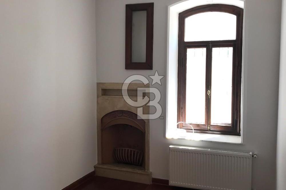 TARABYA'DA SATILIK MANZARALI DUBLEKS YOL YALI DAİRESİ