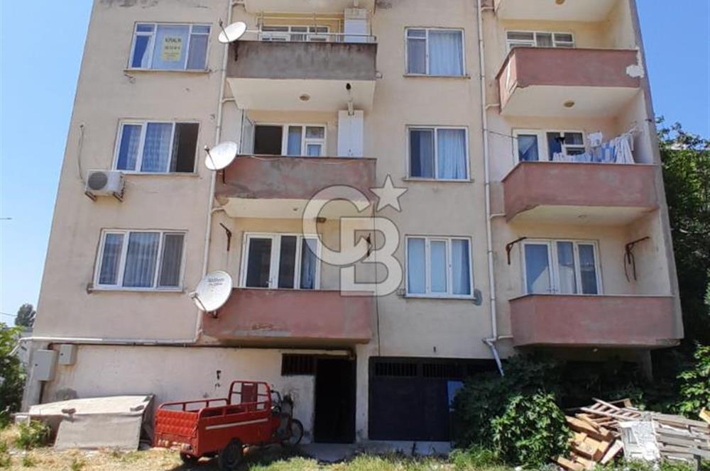 Lapseki Çardak'ta Cadde Üzeri Kısmi Eşyalı Geniş 2+1 Daire