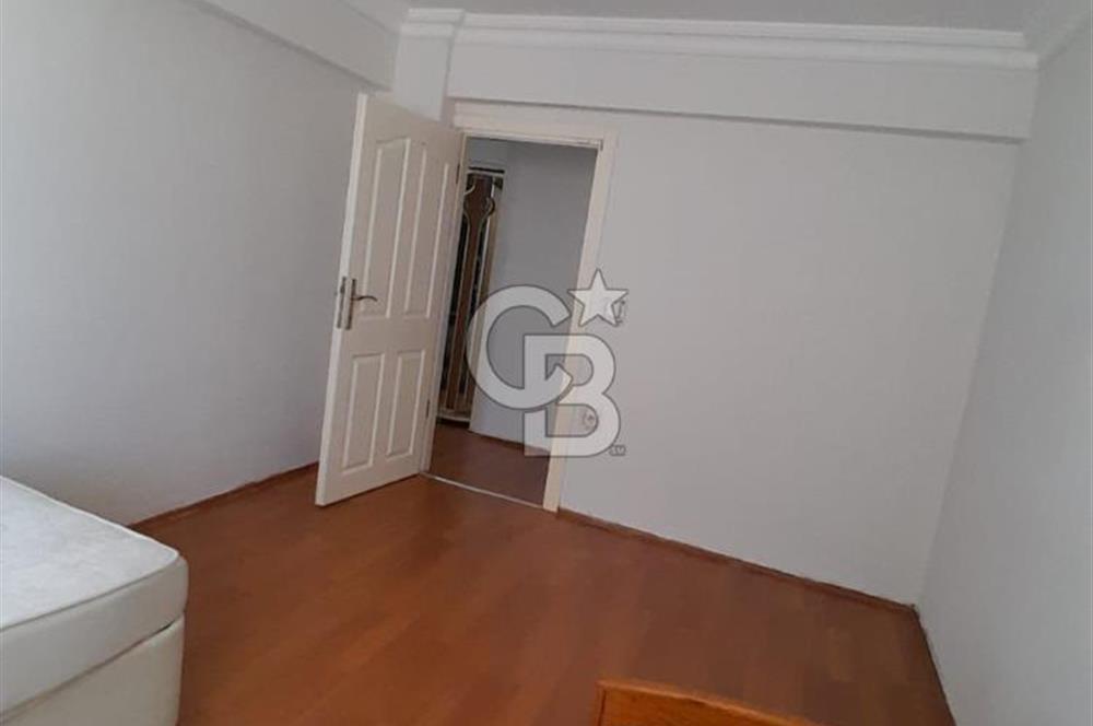 Lapseki Çardak'ta Cadde Üzeri Kısmi Eşyalı Geniş 2+1 Daire