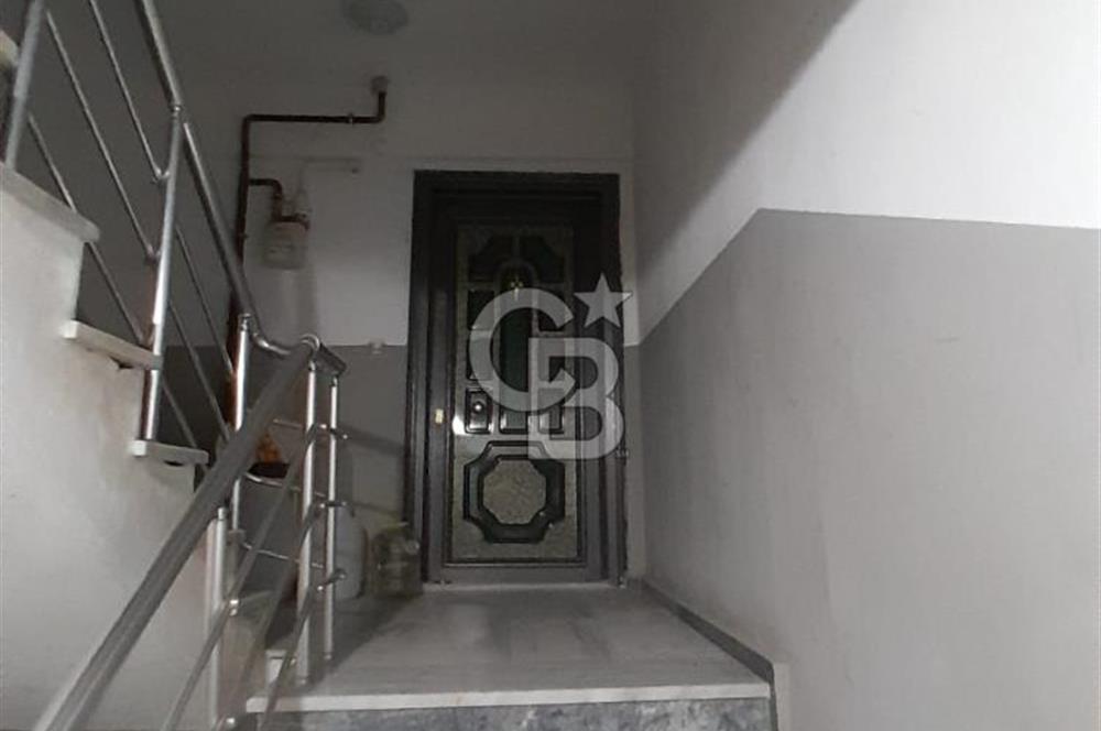 Lapseki Çardak'ta Cadde Üzeri Kısmi Eşyalı Geniş 2+1 Daire