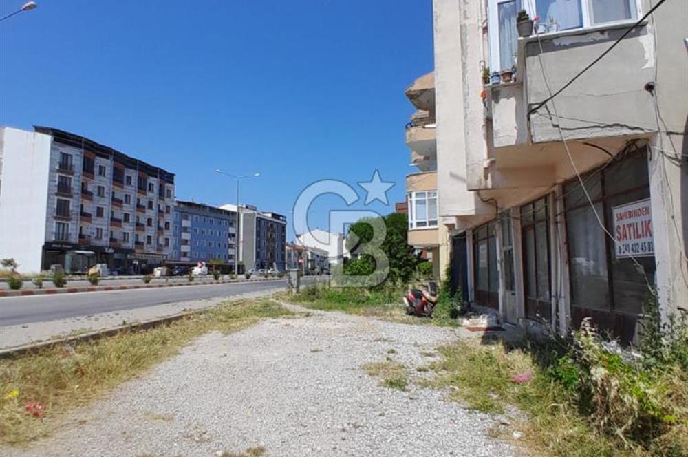 Lapseki Çardak'ta Cadde Üzeri Kısmi Eşyalı Geniş 2+1 Daire