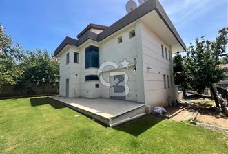 Çeşme Yalı Mh Denize Sıfır Tam müstakil villa