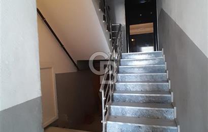 Lapseki Çardak'ta Cadde Üzeri Kısmi Eşyalı Geniş 2+1 Daire