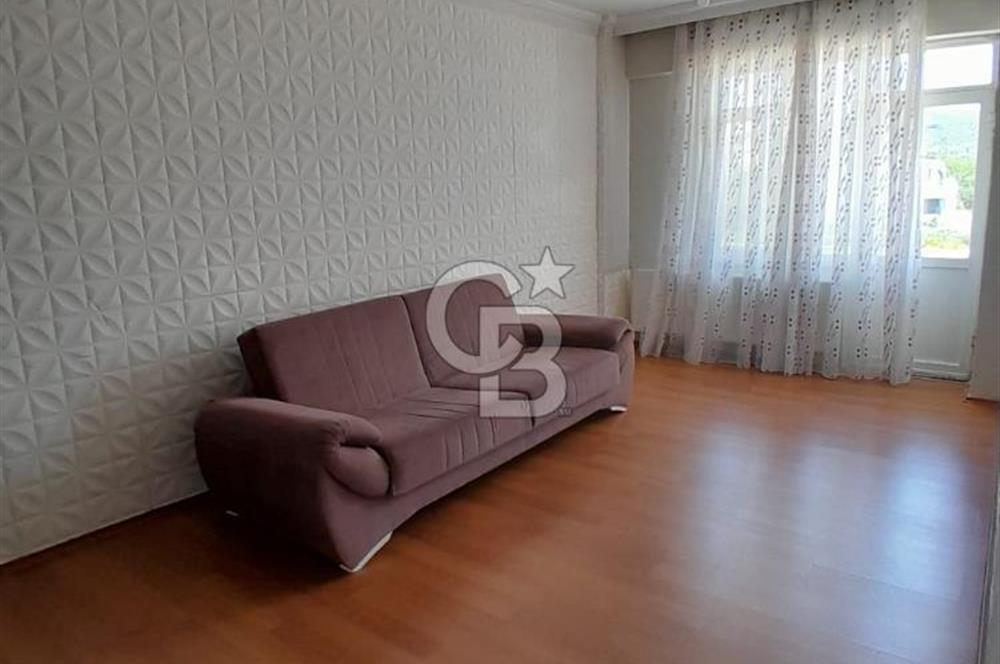 Lapseki Çardak'ta Cadde Üzeri Kısmi Eşyalı Geniş 2+1 Daire