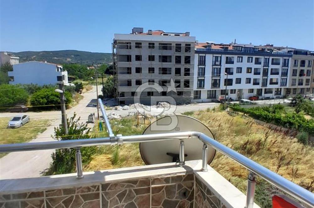 Lapseki Çardak'ta Cadde Üzeri Kısmi Eşyalı Geniş 2+1 Daire