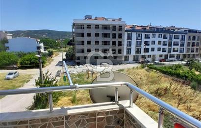 Lapseki Çardak'ta Cadde Üzeri Kısmi Eşyalı Geniş 2+1 Daire
