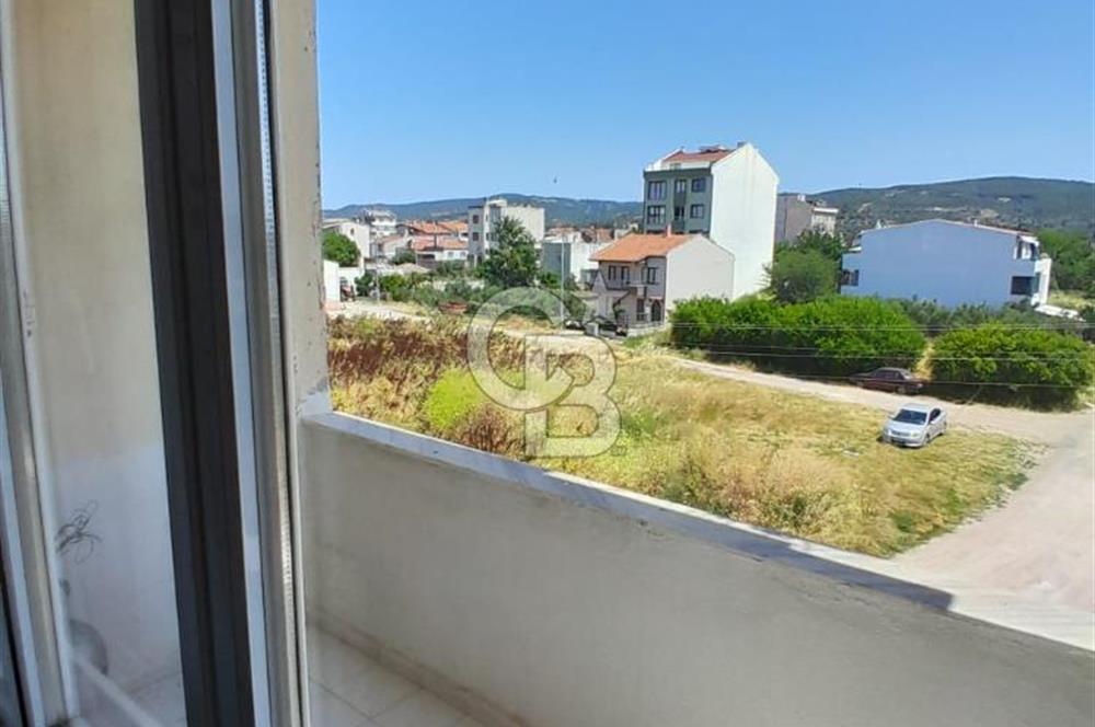Lapseki Çardak'ta Cadde Üzeri Kısmi Eşyalı Geniş 2+1 Daire