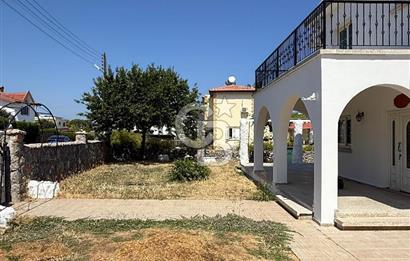 Karşıyaka'da Denize 100m Mesafede Dağ ve Deniz Manzaralı Satılık Havuzlu Villa !!!