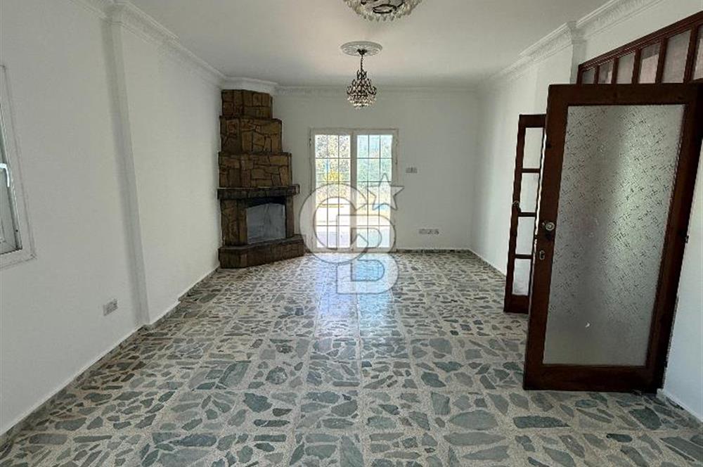 Karşıyaka'da Denize 100m Mesafede Dağ ve Deniz Manzaralı Satılık Havuzlu Villa !!!