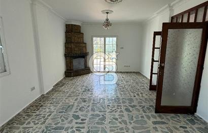 Karşıyaka'da Denize 100m Mesafede Dağ ve Deniz Manzaralı Satılık Havuzlu Villa !!!