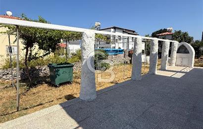 Karşıyaka'da Denize 100m Mesafede Dağ ve Deniz Manzaralı Satılık Havuzlu Villa !!!
