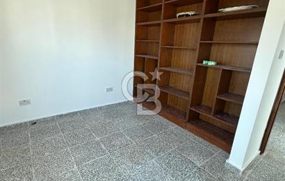 Karşıyaka'da Denize 100m Mesafede Dağ ve Deniz Manzaralı Satılık Havuzlu Villa !!!