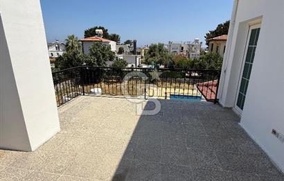 Karşıyaka'da Denize 100m Mesafede Dağ ve Deniz Manzaralı Satılık Havuzlu Villa !!!
