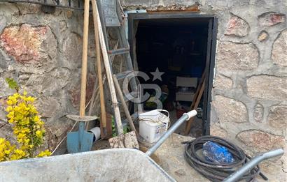 AYAŞ SİNANLI MAH. 564 M2 ARSA ÜZERİNDE EV VE BAHÇE