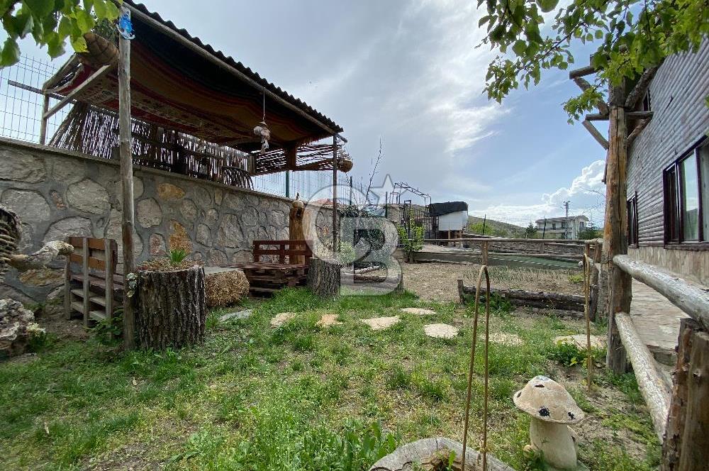 AYAŞ SİNANLI MAH. 564 M2 ARSA ÜZERİNDE EV VE BAHÇE