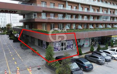 ÜNİVERSİTE KARŞISI CADDE ÜZERİ 395 M² SATILIK DÜKKAN