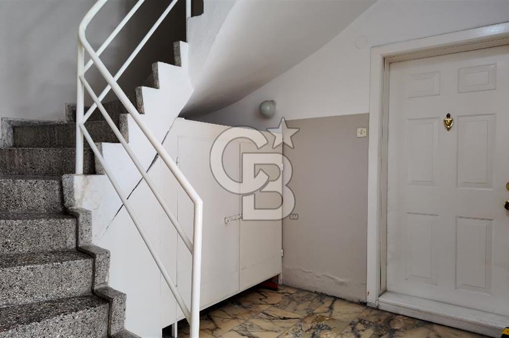 İZMİR KARŞIYAKA BOSTANLI'DA 2+1 GİRİŞ KATI BAHÇELİ SATILIK DAİRE