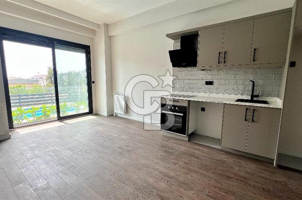 Çiğli Balatçık 2’de 1+1 Havuz Cepheli Kiralık Daire