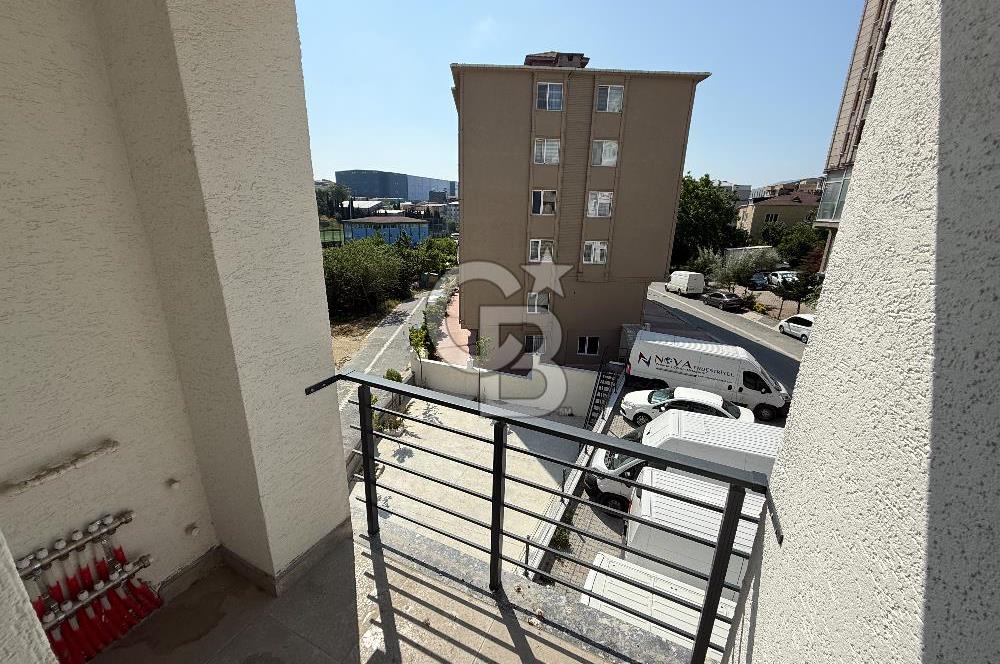 HADIMKÖY MERKEZ EBEVEYN BANYOLU ARA KAT SATILIK 2+1 DAİRE SIFIR