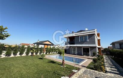 ACİL! SİLİVRİ MİMAR SİNANDA HAVUZLU SATILIK MÜSTAKİL VİLLA