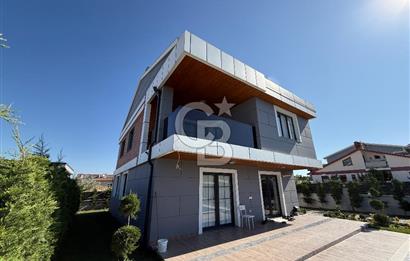 ACİL! SİLİVRİ MİMAR SİNANDA HAVUZLU SATILIK MÜSTAKİL VİLLA