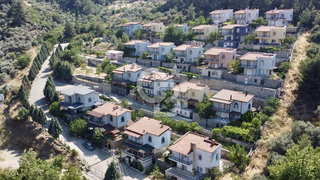 KEMALPAŞA BAĞYURDU SAKLIKENT VİLLALARINDA SATILIK 3+1 VİLLA