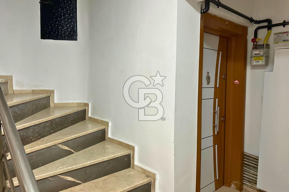 Çanakkale Lapseki'de Cadde Üstü Köşe Binada Satılık 1+1 Daire