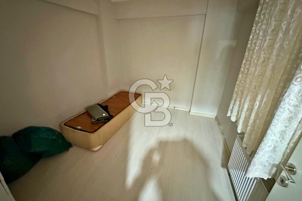 Çanakkale Lapseki'de Cadde Üstü Köşe Binada Satılık 1+1 Daire