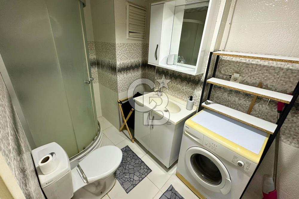 Çanakkale Lapseki'de Cadde Üstü Köşe Binada Satılık 1+1 Daire