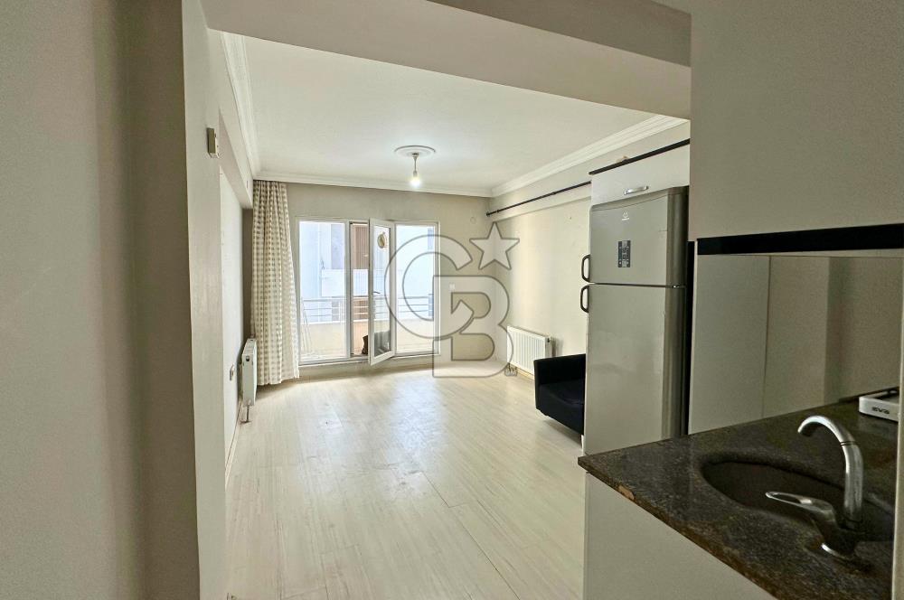Çanakkale Lapseki'de Cadde Üstü Köşe Binada Satılık 1+1 Daire