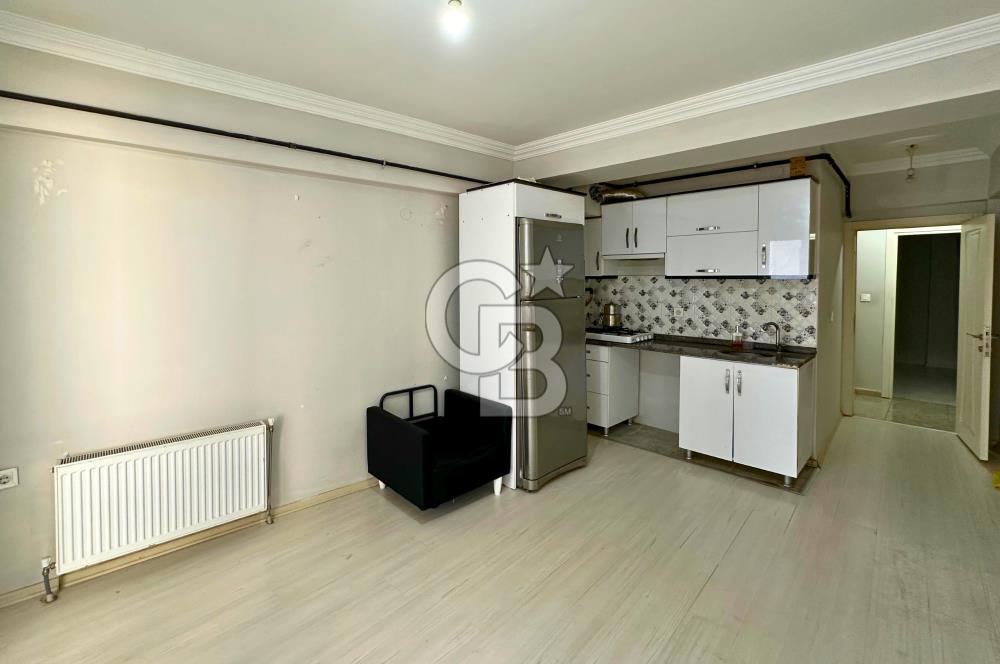 Çanakkale Lapseki'de Cadde Üstü Köşe Binada Satılık 1+1 Daire