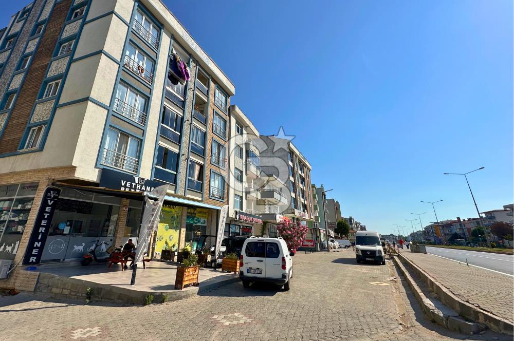 Çanakkale Lapseki'de Cadde Üstü Köşe Binada Satılık 1+1 Daire