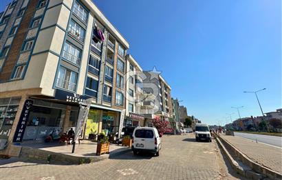 Çanakkale Lapseki'de Cadde Üstü Köşe Binada Satılık 1+1 Daire