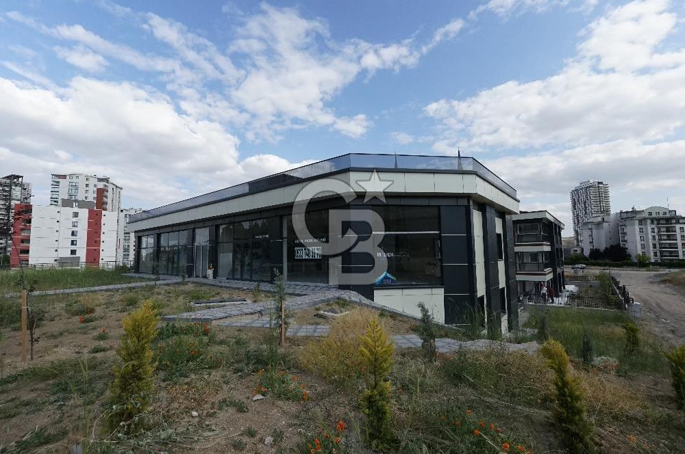 PARK CADDESİ YAKININDA 3 KATLI 1800 M2 KİRALIK DÜKKAN