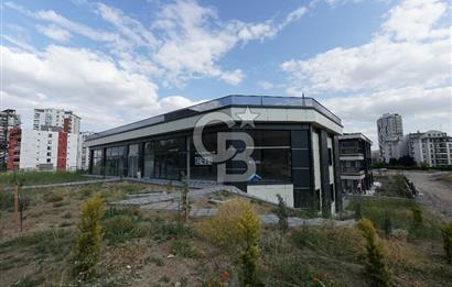 PARK CADDESİ YAKININDA 3 KATLI 1800 M2 KİRALIK DÜKKAN