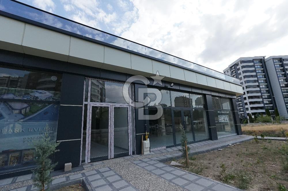 PARK CADDESİ YAKININDA 3 KATLI 1800 M2 KİRALIK DÜKKAN