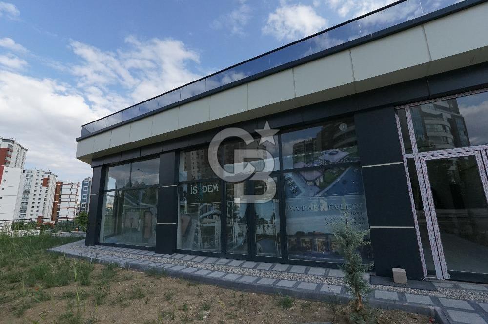 PARK CADDESİ YAKININDA 3 KATLI 1800 M2 KİRALIK DÜKKAN